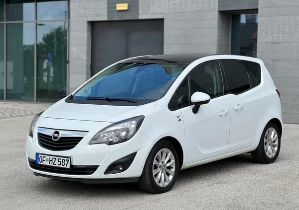 samochody osobowe Opel Meriva cena 30900 przebieg: 135000, rok produkcji 2012 z Rzeszów